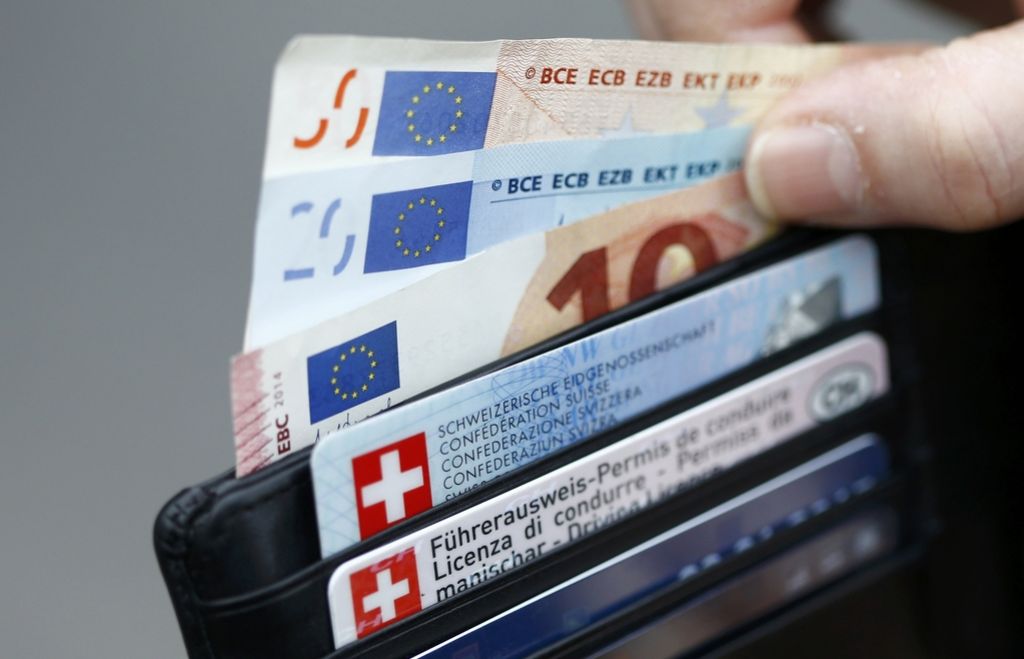 Finančna tveganja od »švicarjev« do kriptobalona