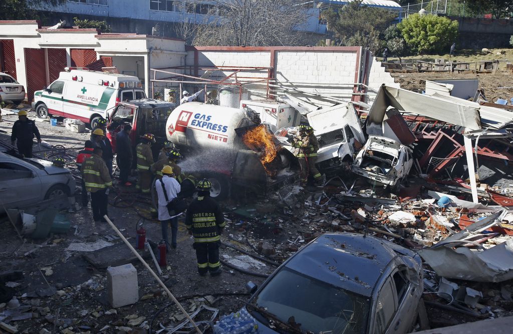 V eksploziji ob mehiški pediatrični bolnišnici mrtvi in ranjeni