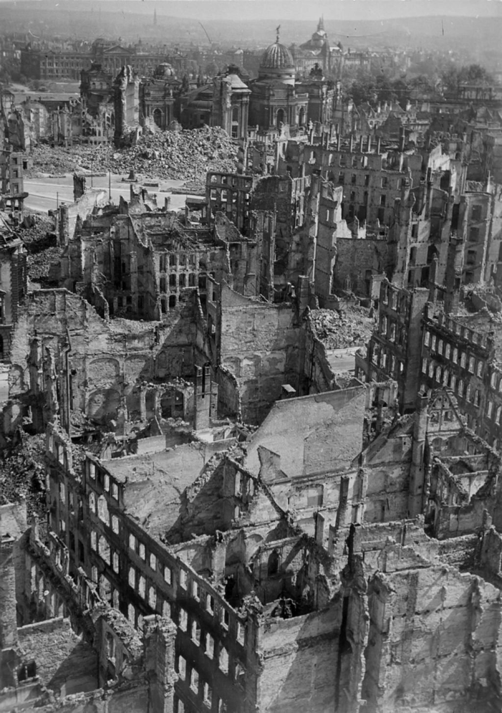 Sedemdeset let od uničenja Dresdna