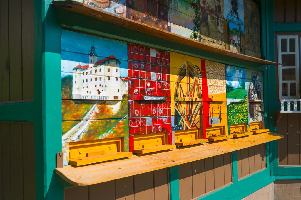 Kjer so se gospodje v družbi čebel tudi zabavali