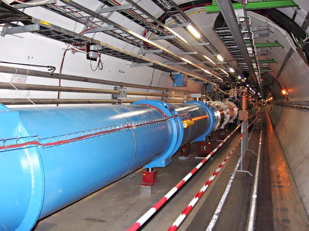 Kratki stik tik pred zagonom LHC
