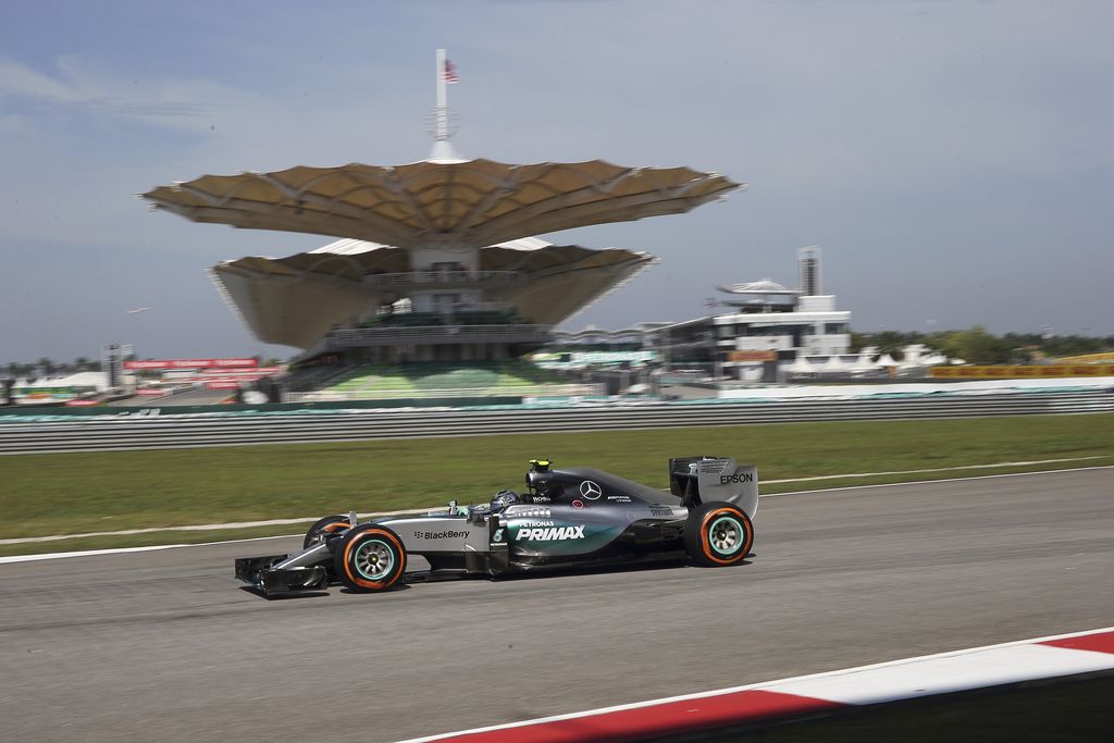 F1: Hamilton po jutranjih težavah v drugo pred vsemi