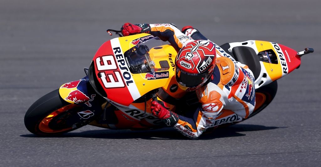 MotoGP: Obračun Rossija in Marqueza prinesel zmago Italijana in odstop Španca