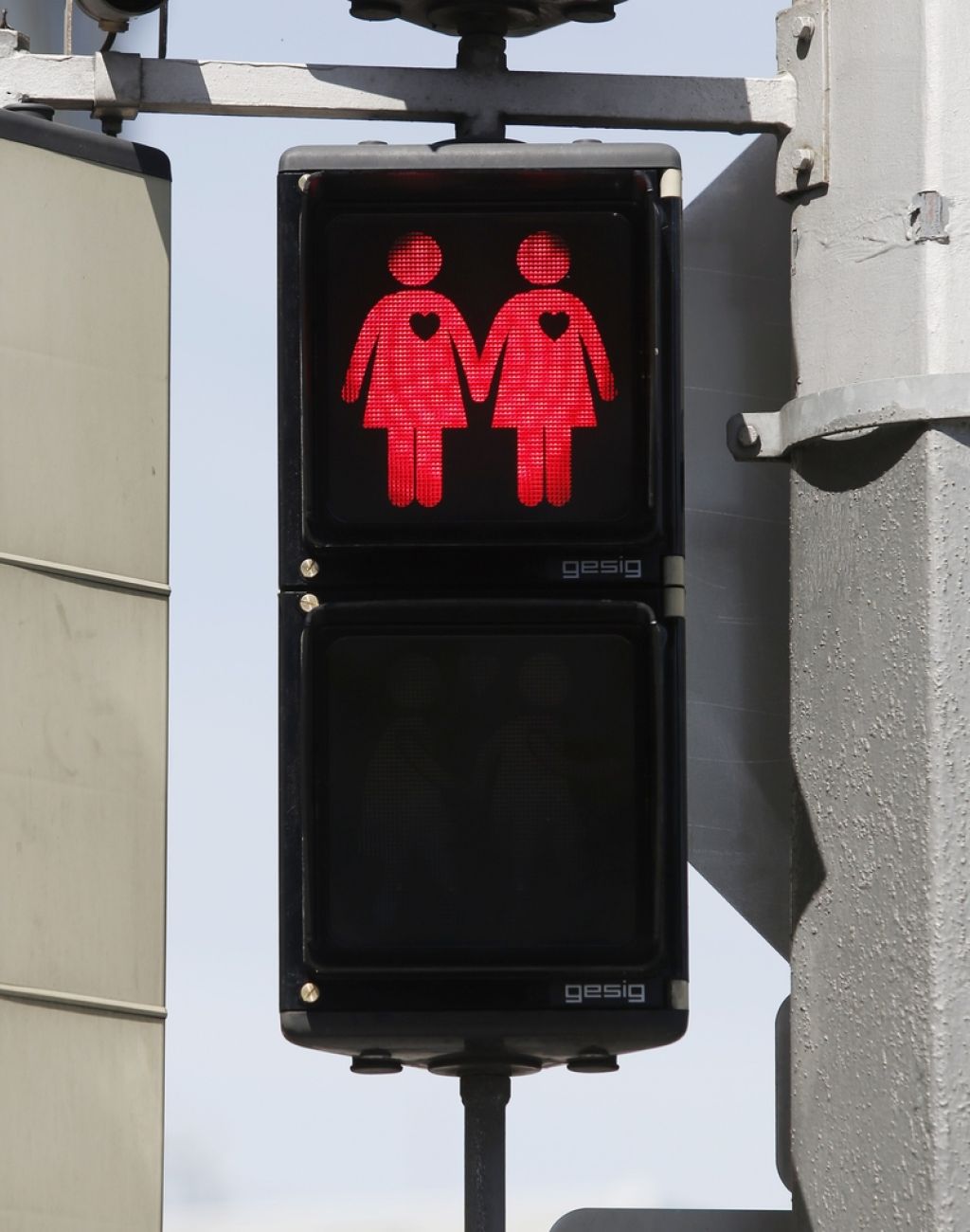 Semaforji z gejevsko tematiko bodo na Dunaju ostali za vedno