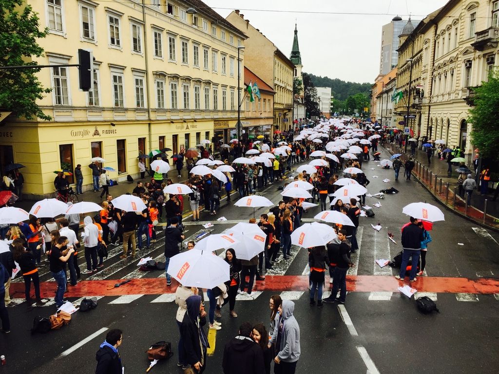 Ulice so zasedli maturantje