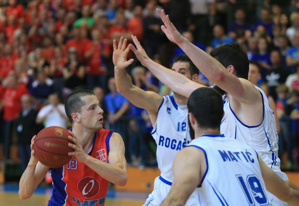 Tajfun do zaključne žogice, Drobnjak vse bližje nazivu MVP