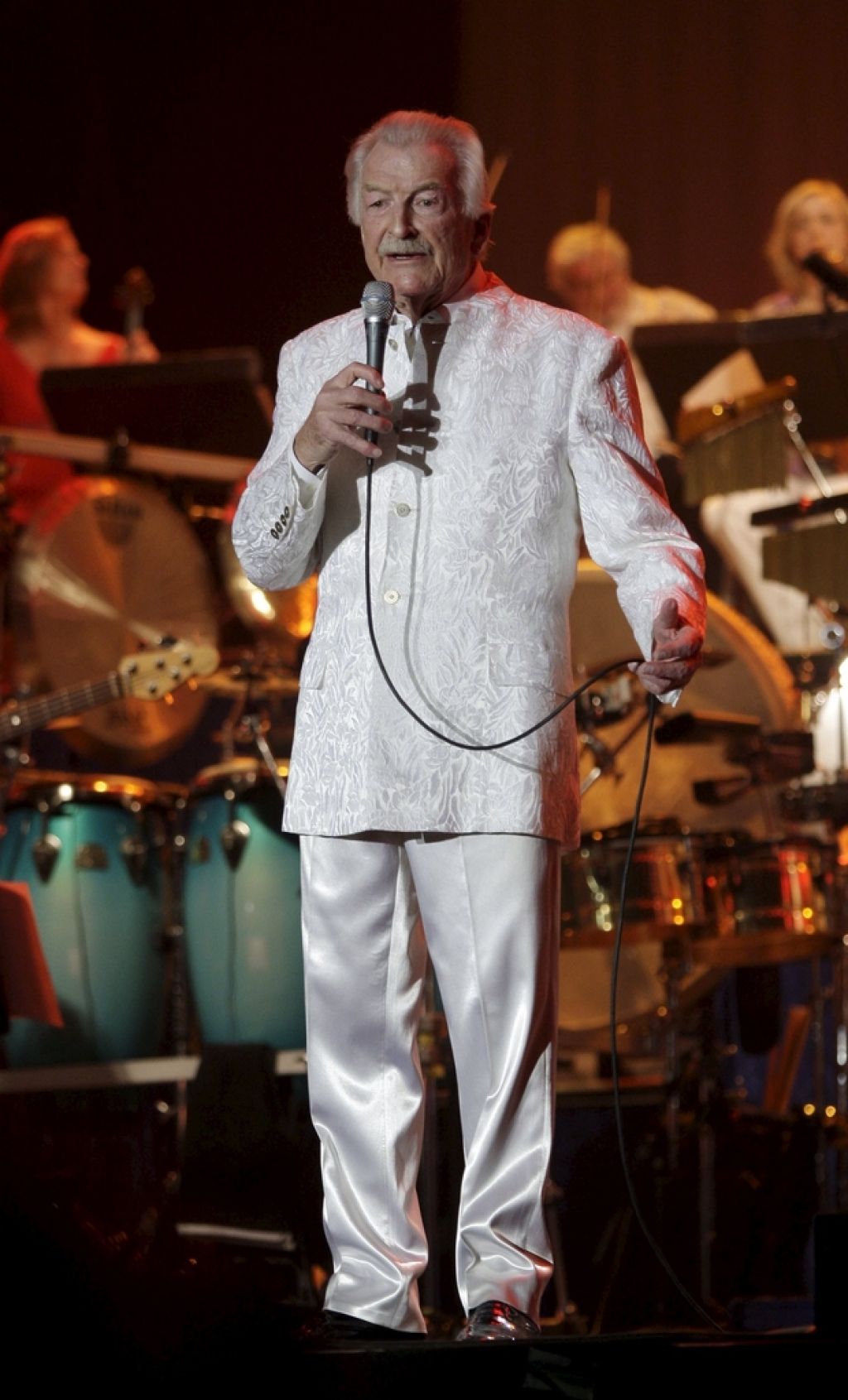 Poslovil se je James Last