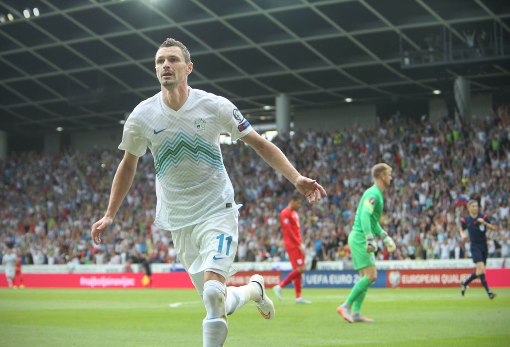 Slovenci blizu velike točke, a jo je ukradel Rooney (VIDEO)