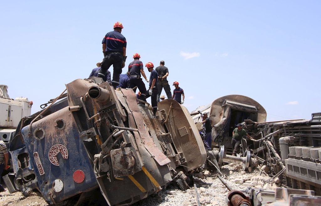 V trčenju vlaka in tovornjaka v Tuniziji več mrtvih