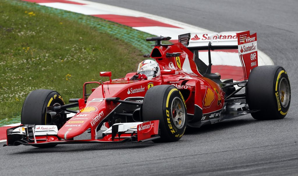 F1: Vettel prebrodil težave in dobil drugi trening