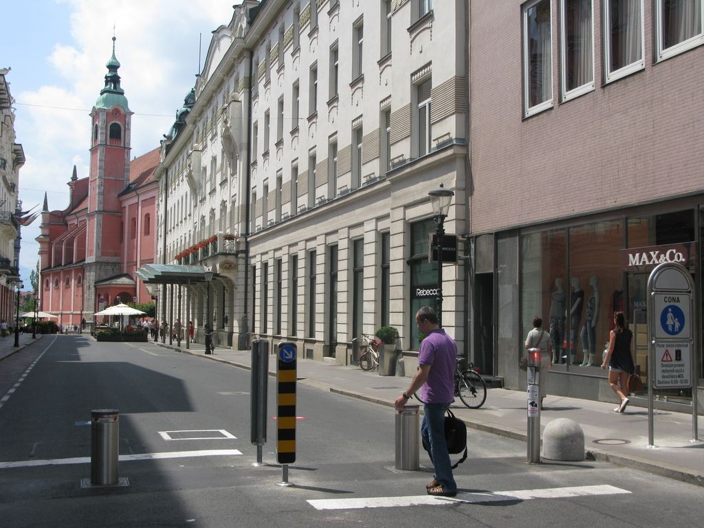 Nad zaporo navdušeni le pešci in Union