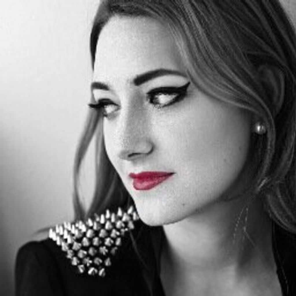 Perverzna skrivnost Miss Black Monroe