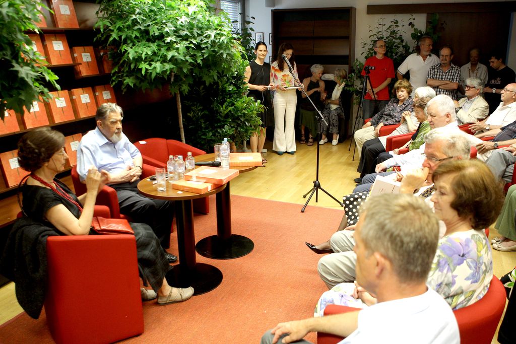 Bralke in bralci množično pozdravili jubilanta Zlobca