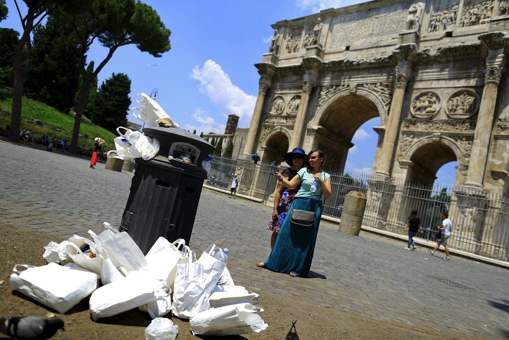Na ogled starodavnih rimskih znamenitosti in – smeti