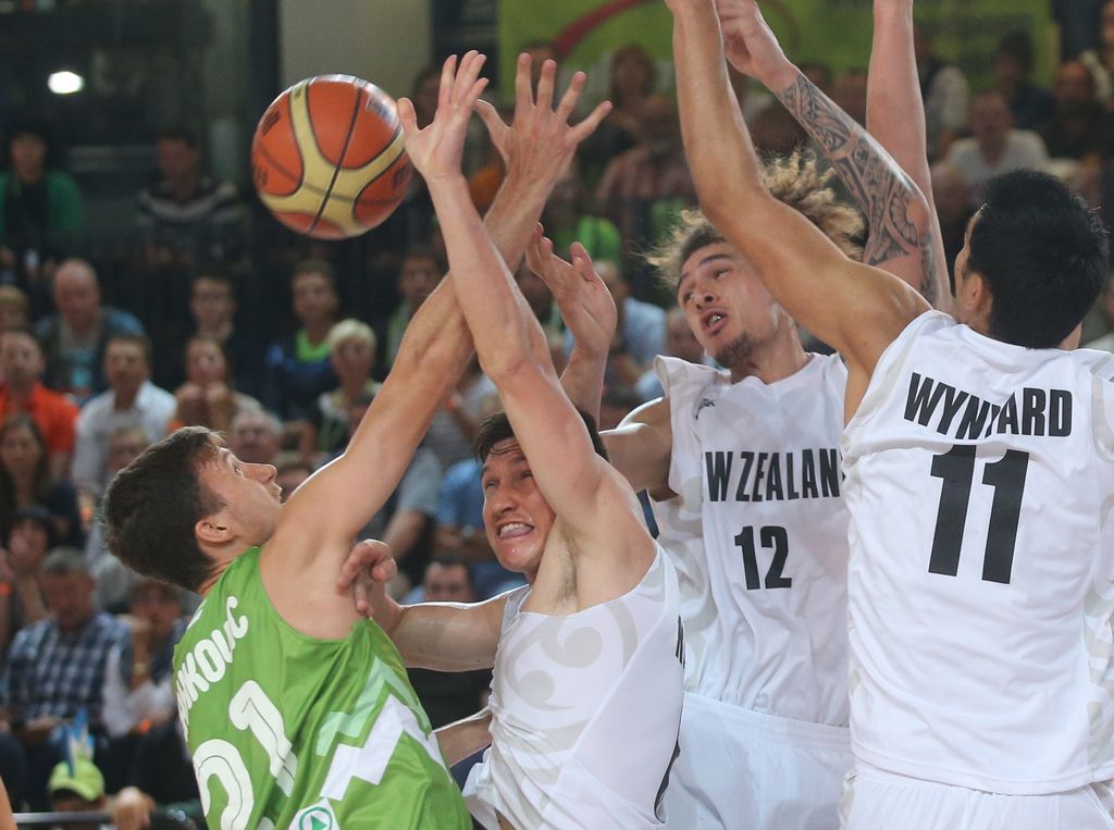 Slovenskim košarkarjem za začetek zmaga nad Novo Zelandijo