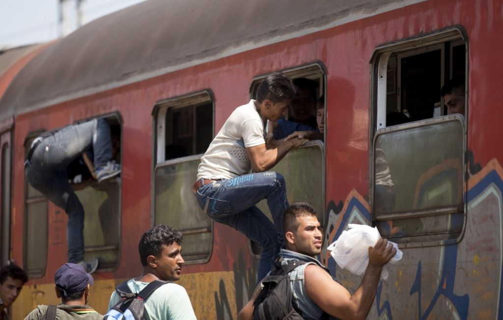V tovornjaku na avstrijski avtocesti trupla več deset migrantov