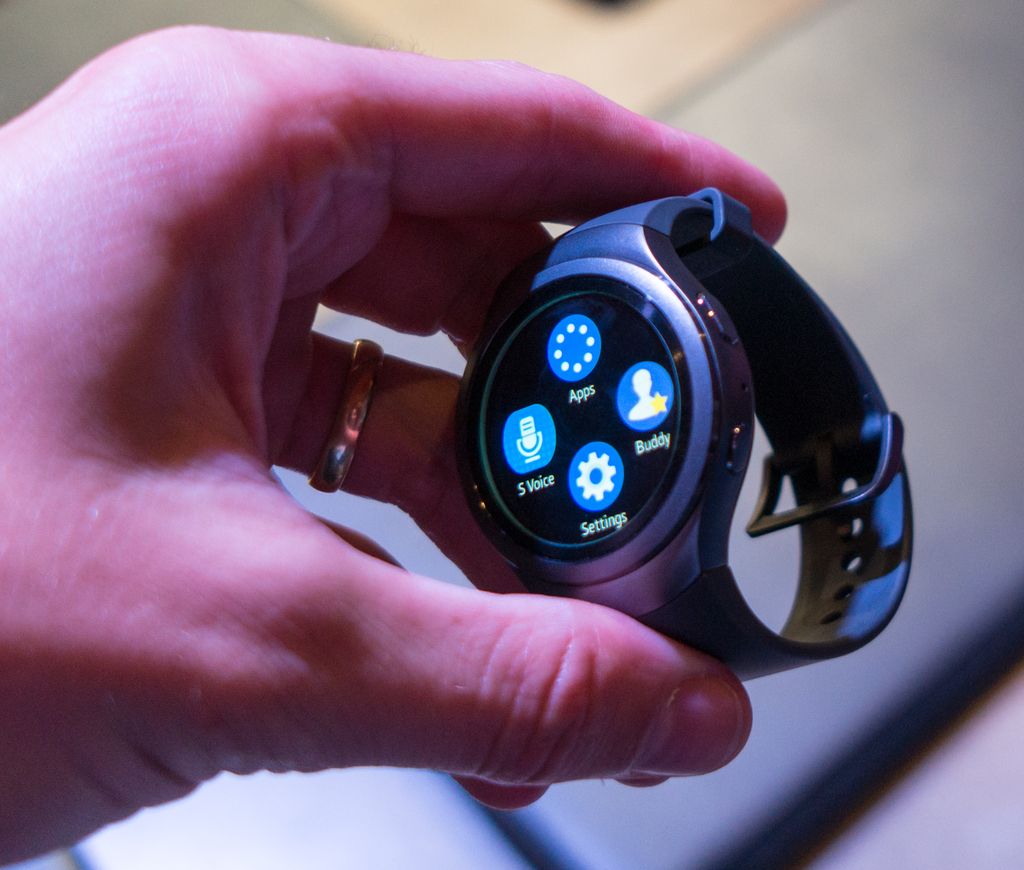 IFA 2015: Samsungov kvantni preskok pri pametni uri