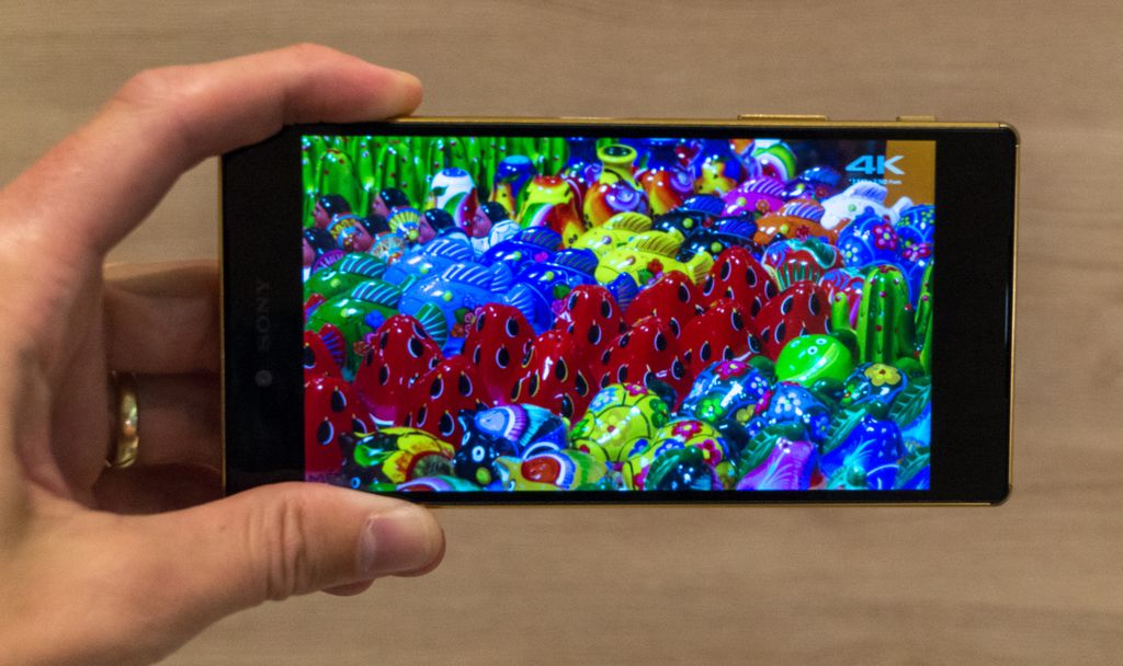 IFA 2015: Sonyjev telefon z zaslonom 4k