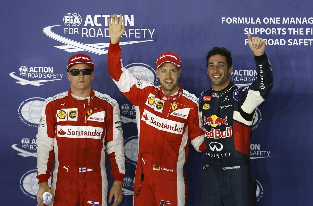 F1: Vettlu kvalifikacije v Singapurju, Mercedesa v tretji vrsti