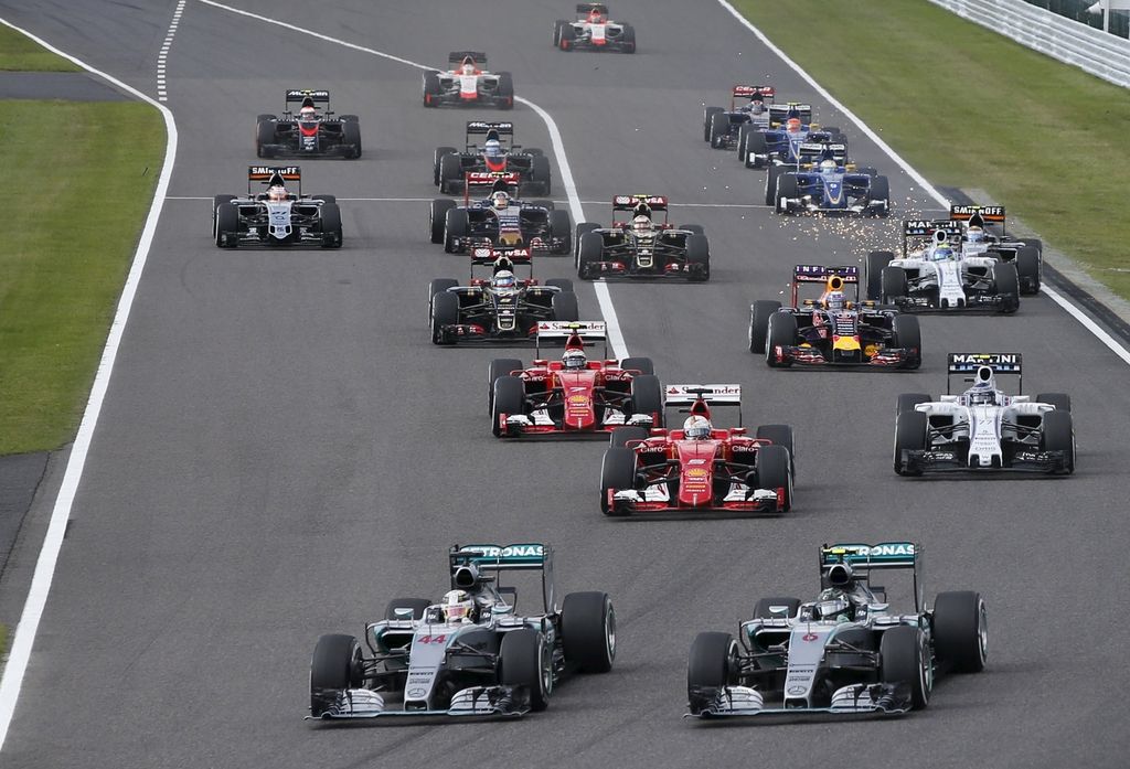 F1: Hamiltonov sprehod v Suzuki