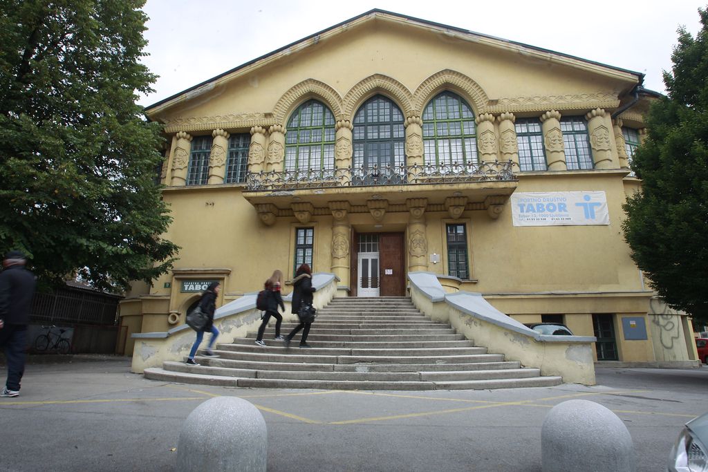 Iz dvorane Tabor še vedno pronica sokolski duh