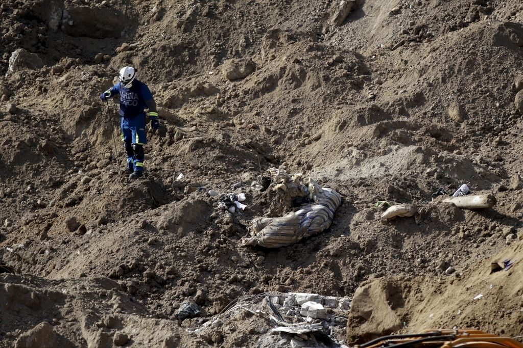Zemeljski plaz v Kirgiziji pokopal 24 ljudi