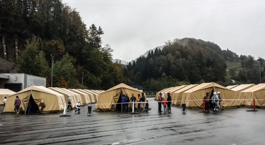 Na poti prek Slovenije novi begunci