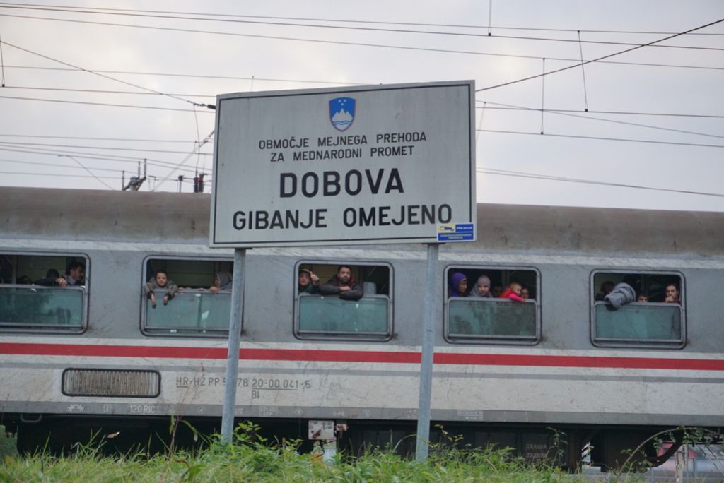 Avstrija na meji s Slovenijo namestila bodečo žico