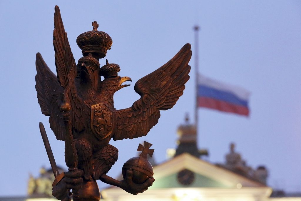 V Egiptu iščejo žrtve strmoglavljenega ruskega letala, Rusija žaluje