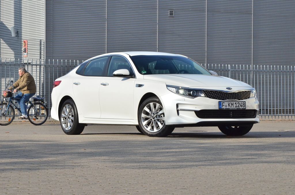 Kia optima je znova elegantna limuzina