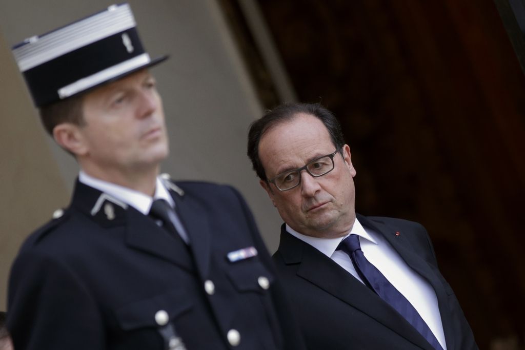 »Se je francoski predsednik ujel v past?«
