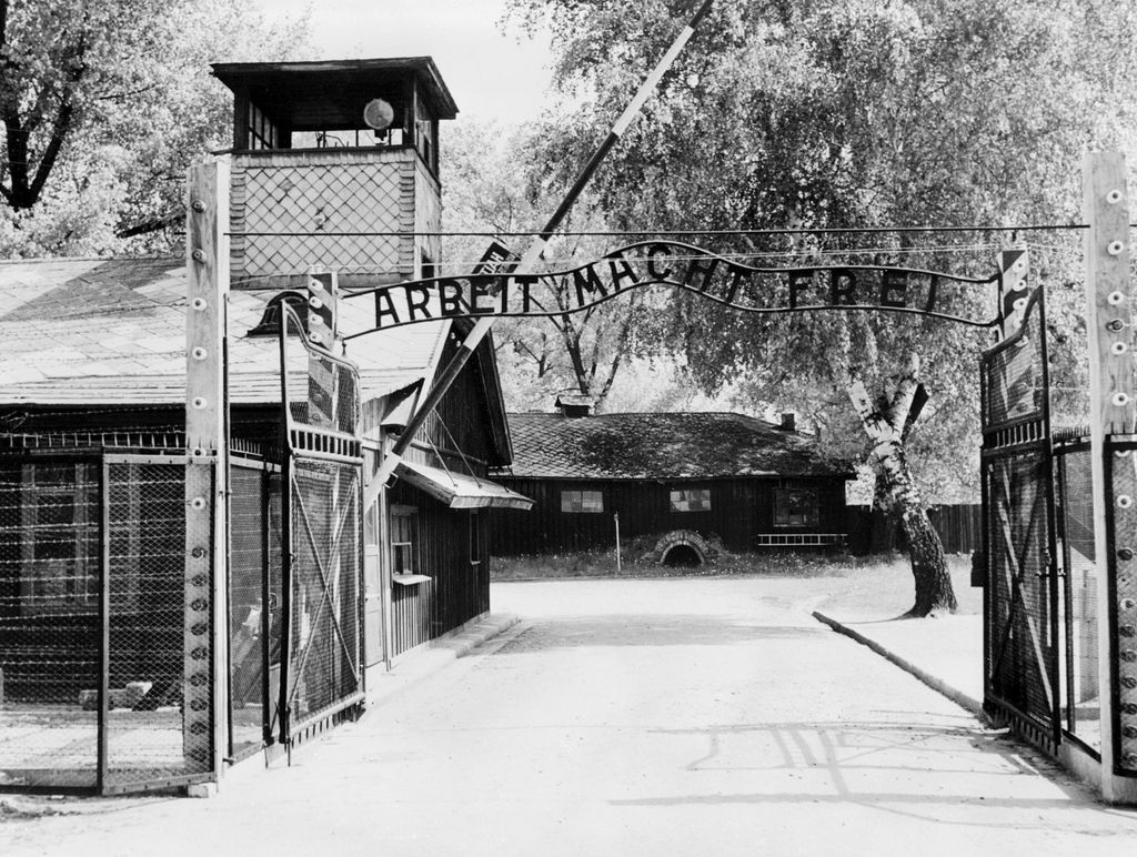 Nekdanji bolničar iz Auschwitza bo moral na sodišče
