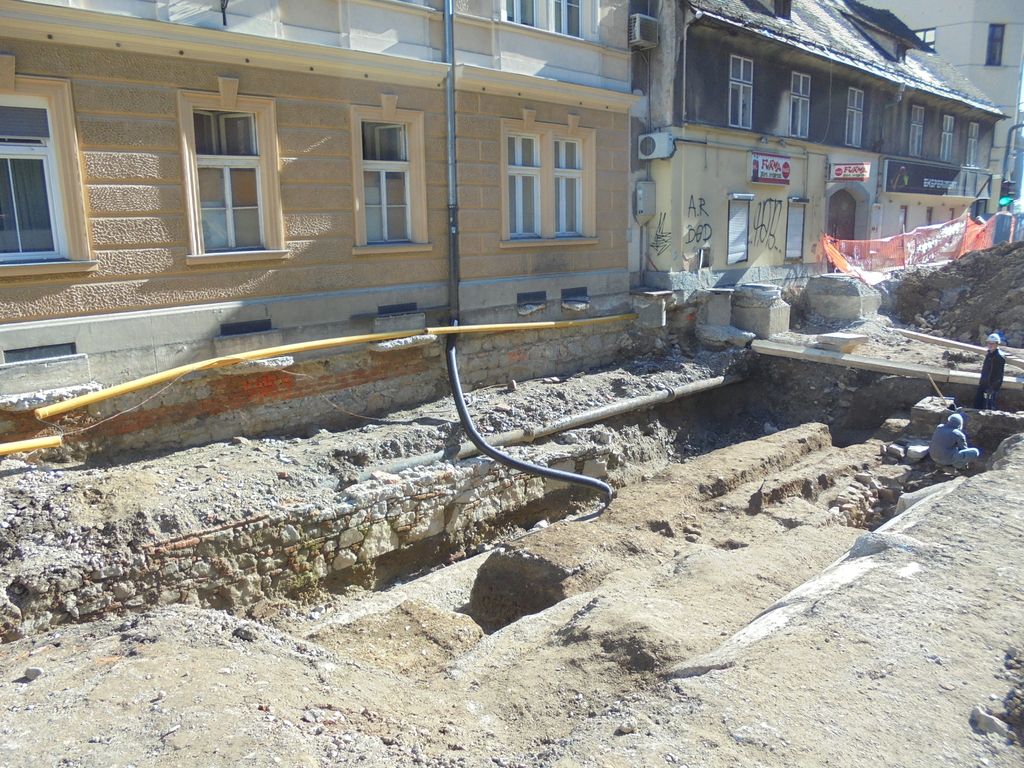 Arheologi se na Slovenski že umikajo komunalcem