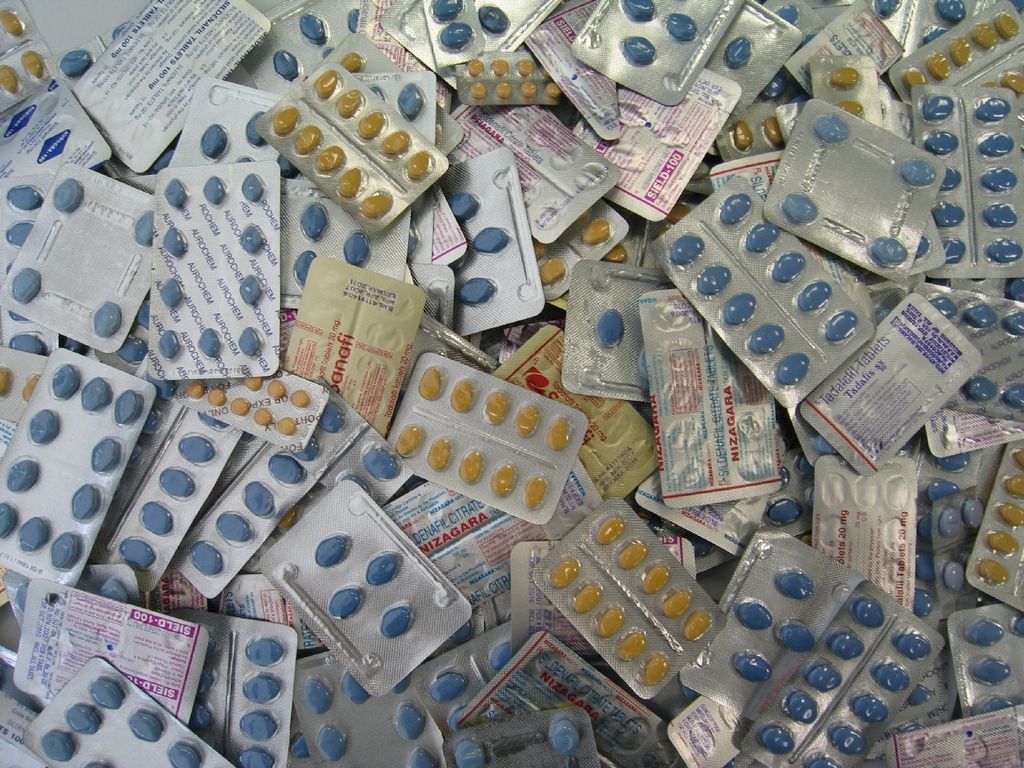 Ponarejena zdravila in trgovci z zdravjem