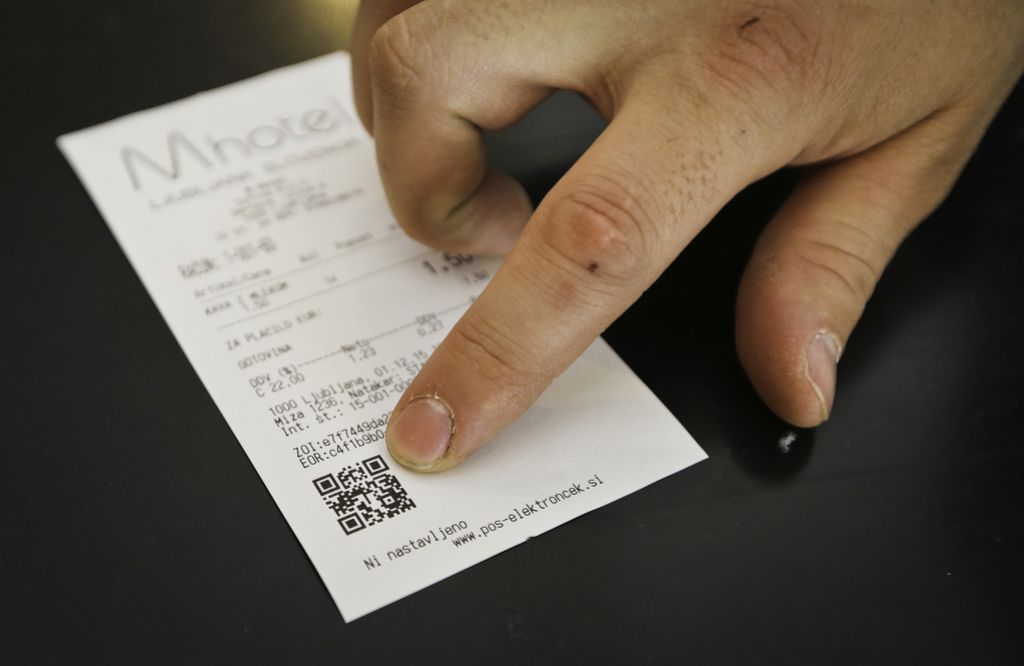 Davčne blagajne: Ali poznate nove oznake na računih?
