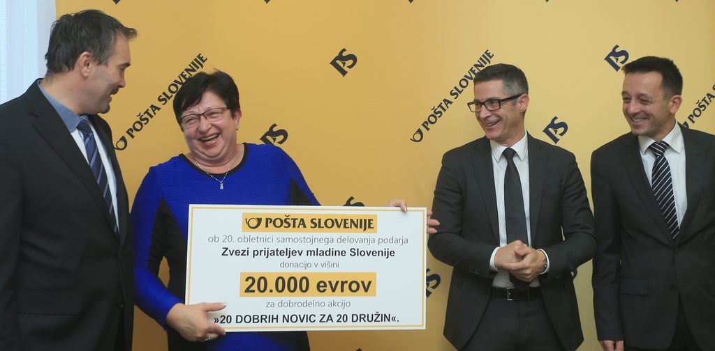 Pošta Slovenije 20 družinam podarila po tisoč evrov