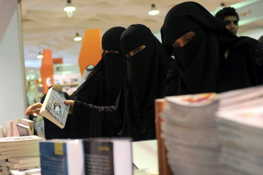 V saudske lokalne svete izvoljenih 20 žensk