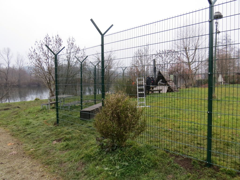 V Vinici namesto žične panelna ograja