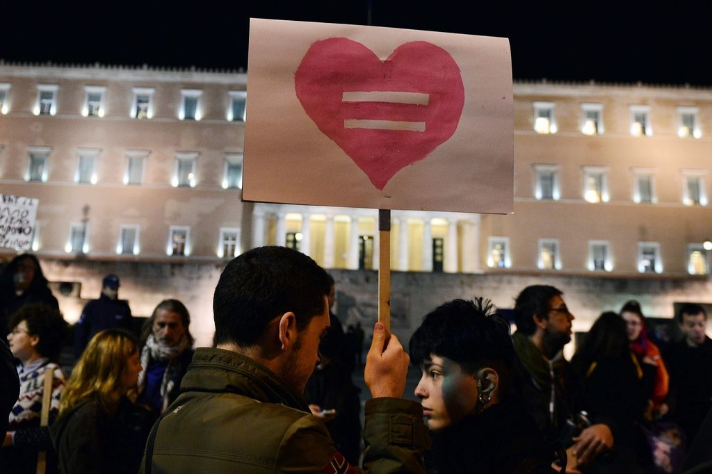 Grčija: Istospolni pari imajo pravico do civilnega partnerstva