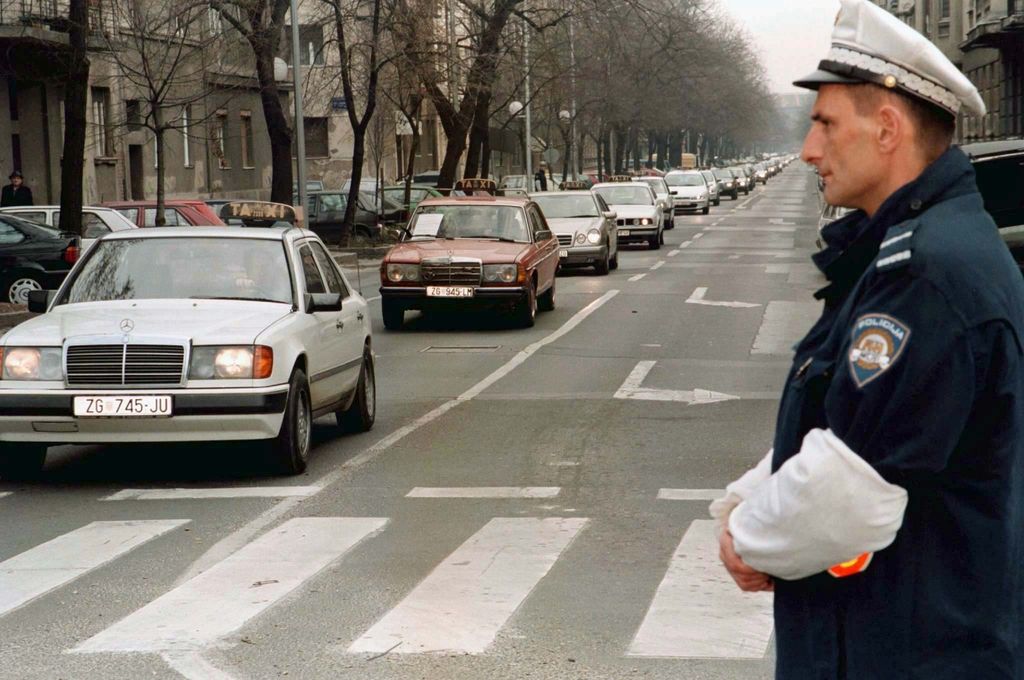 Hrvaška v mojem očesu: Bela snežinka in beli taksiji