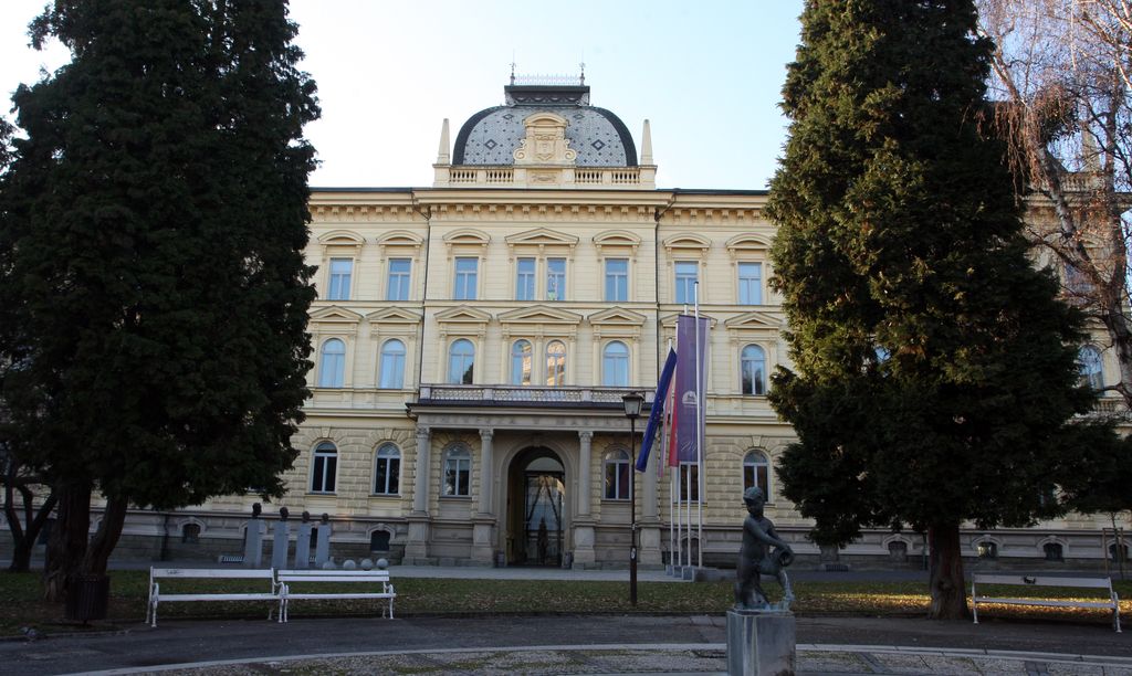 Mariborska univerza dolguje zaposlenim več milijonov evrov