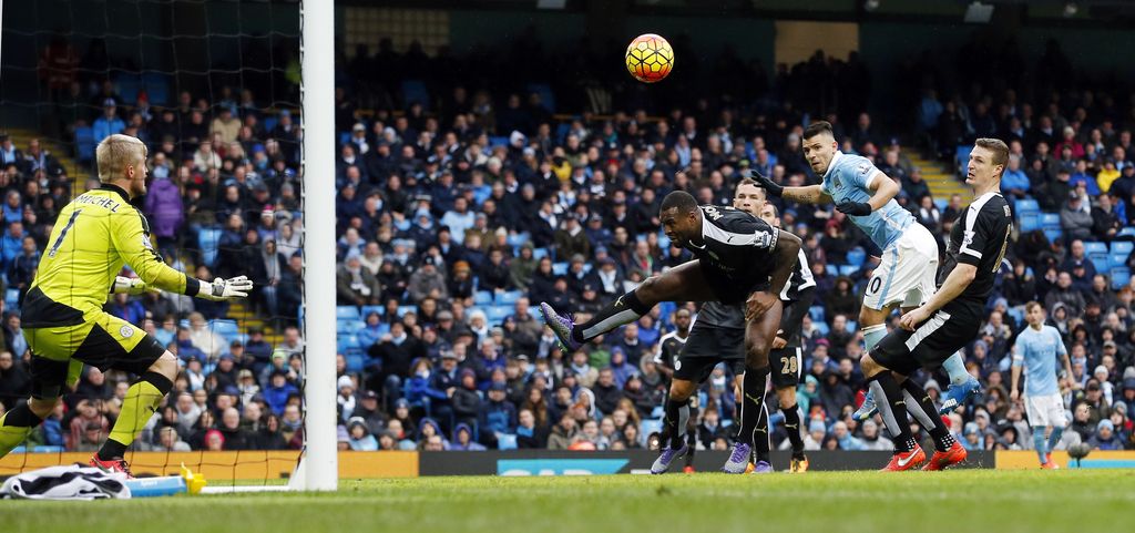 Costa priboril točko Chelseaju, Leicester na Etihadu opravil s Cityjem