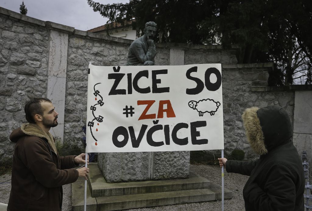 V Ljubljani danes več podpornikov kot nasprotnikov beguncev