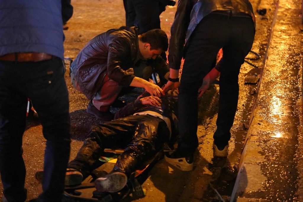 V napadu v Ankari najmanj 27 mrtvih