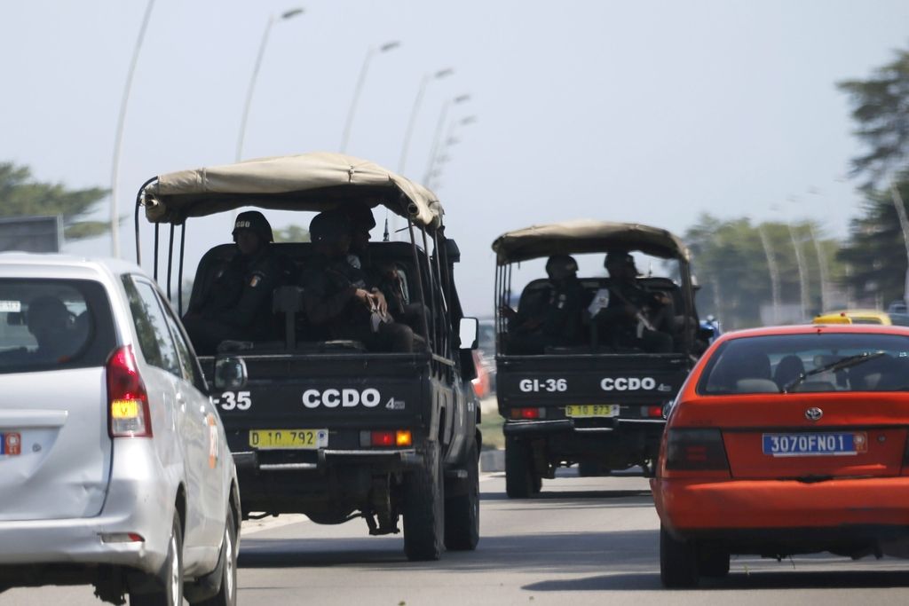 V napadu na Slonokoščeni obali več kot 15 mrtvih, tudi Evropejci