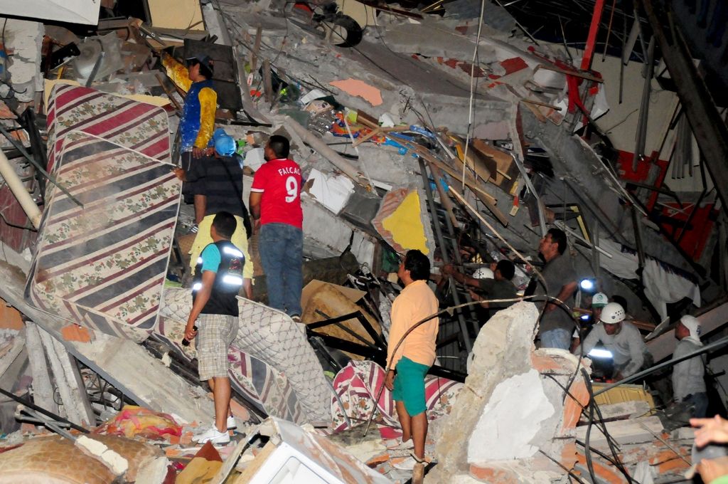 Število žrtev potresa v Ekvadorju se je povzpelo na 233