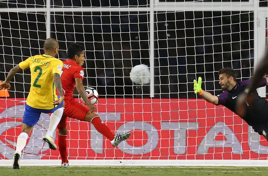 Copa America: Ruidiaz z roko izločil Brazilijo, napredovala Peru in Ekvador (VIDEO)