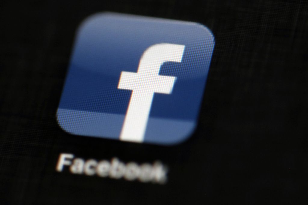Facebook trdno na prestolu oglaševalskih dobičkarjev