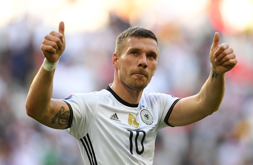 Nach „Schweini“ auch Podolski