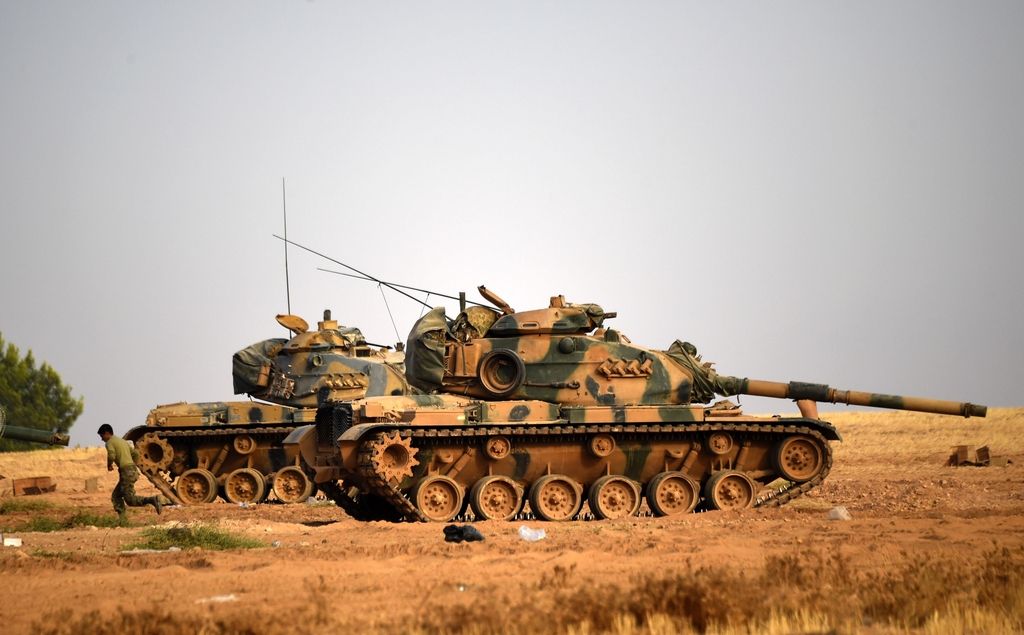 Turčija z ofenzivo nad tarče IS v Siriji